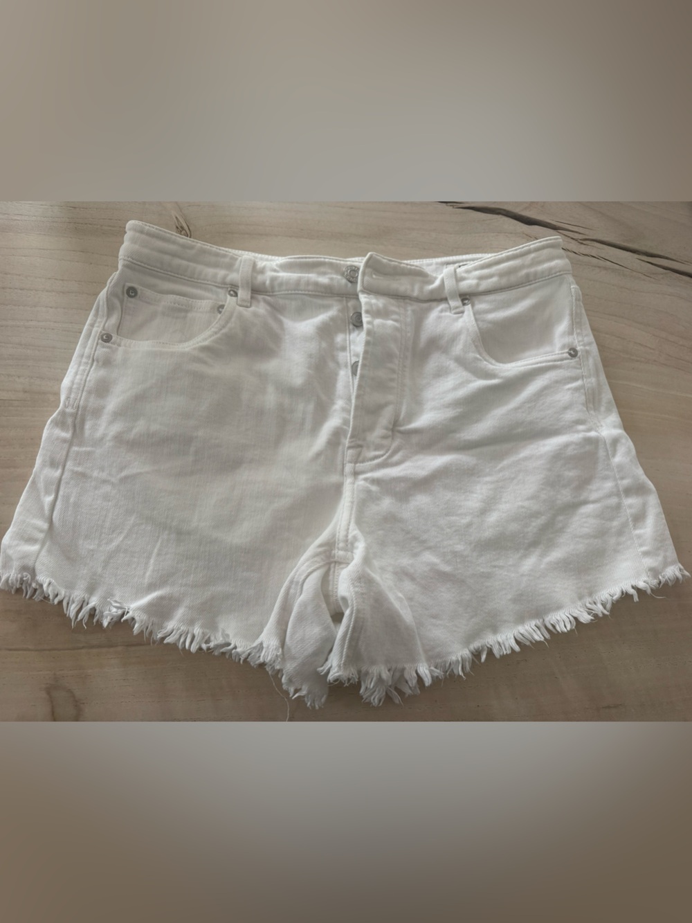 EUC AYR The Juuust Riight white denim shorts Size 30